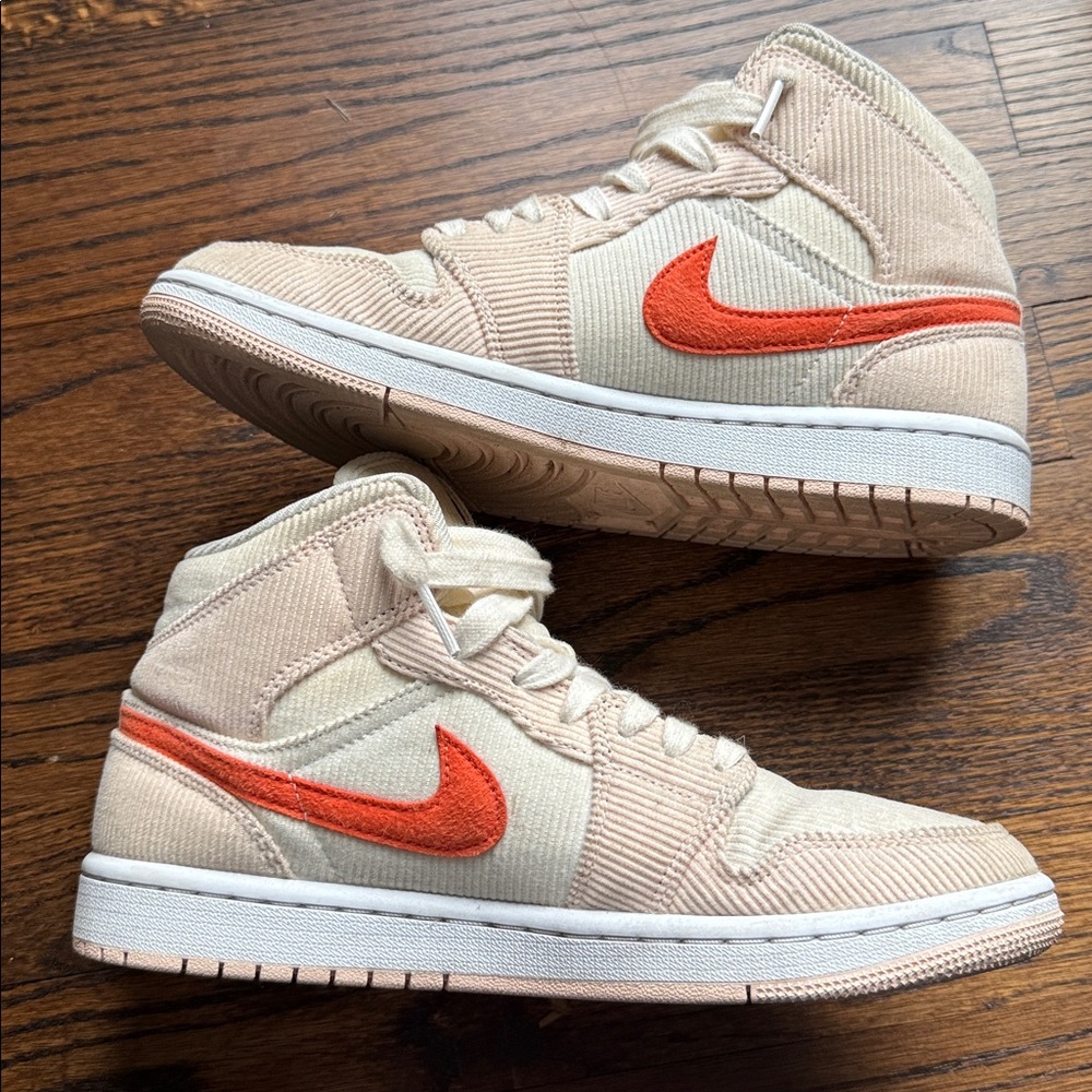 Air Jordan 1 Mid SE “Corduroy” – Women’s 9 - Picture 3 of 7